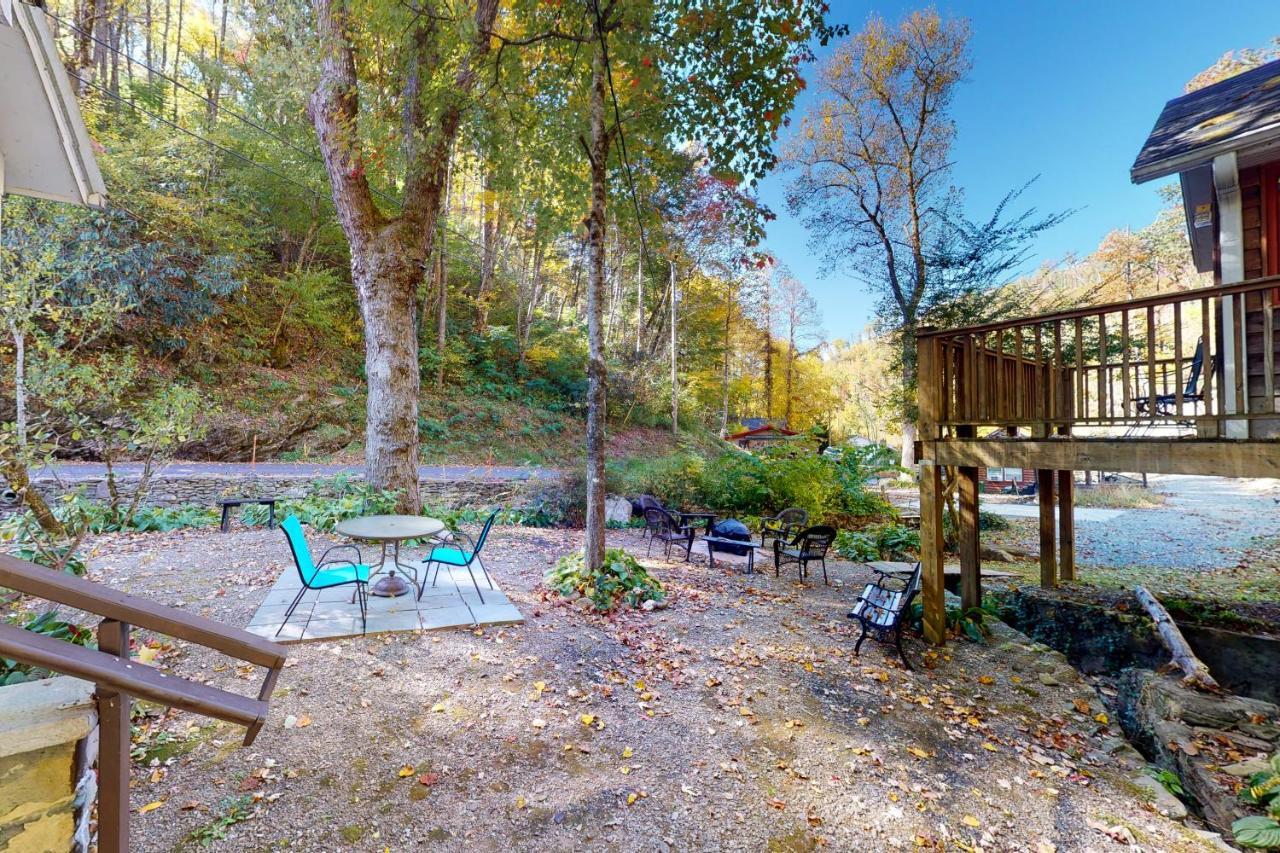Villa Tweeting Brook à Gatlinburg Extérieur photo